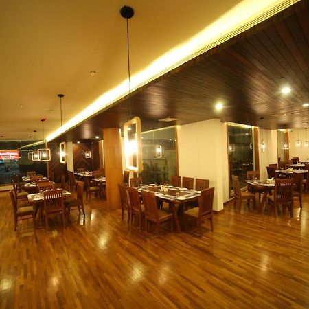 Woodies Bleisure Hotel Kozhikode Exteriör bild