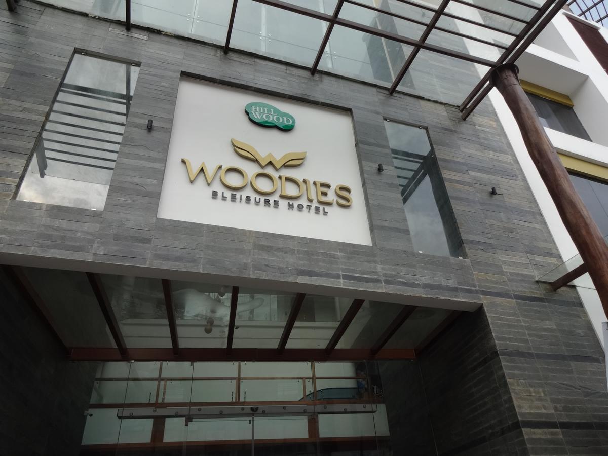 Woodies Bleisure Hotel Kozhikode Exteriör bild