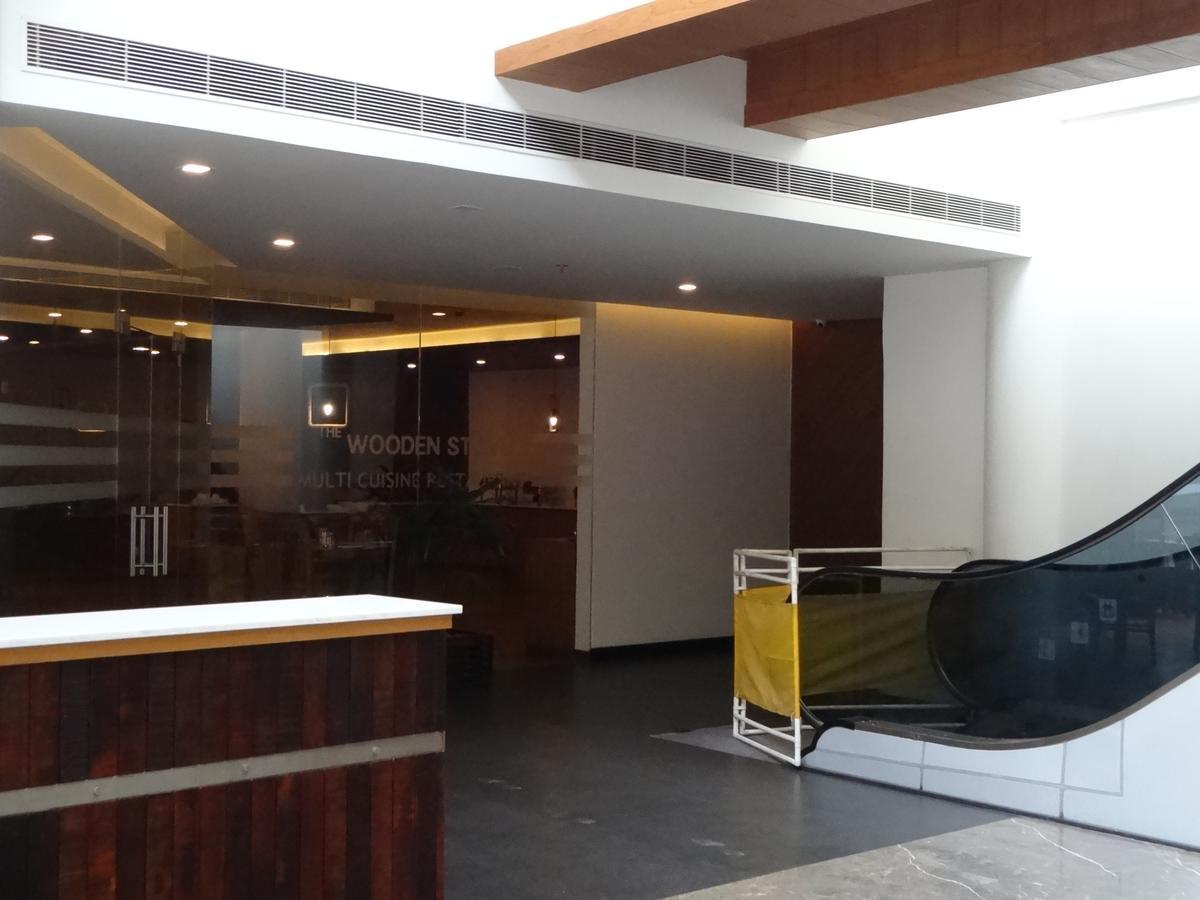 Woodies Bleisure Hotel Kozhikode Exteriör bild