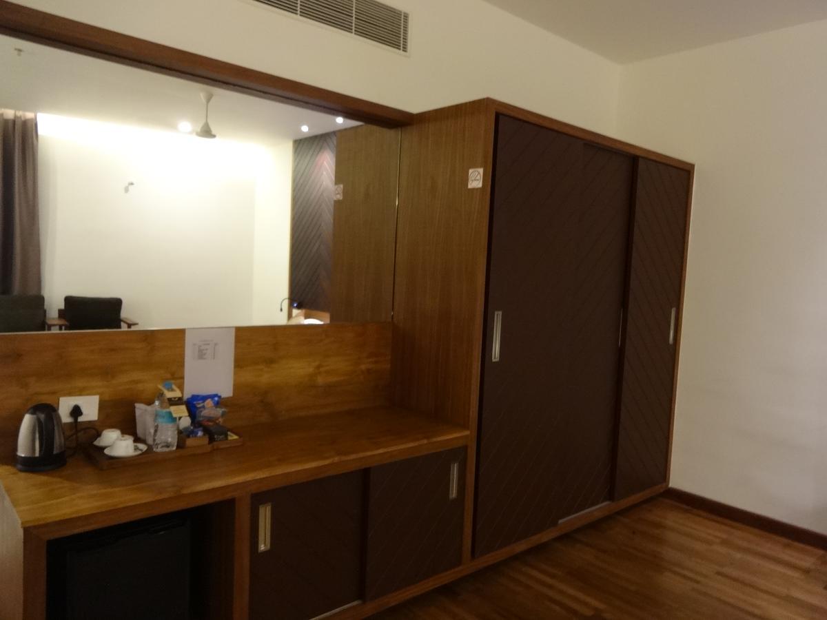 Woodies Bleisure Hotel Kozhikode Exteriör bild